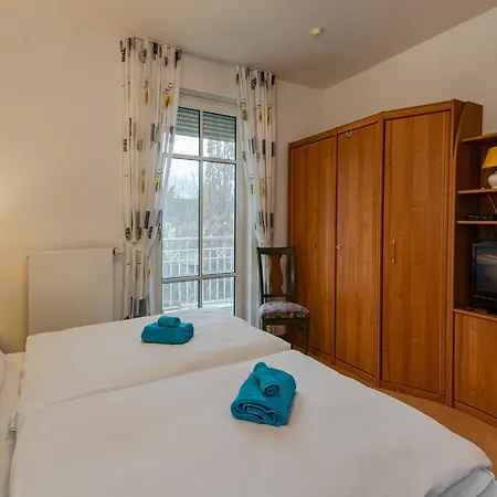 Appartement Christiane 8 *