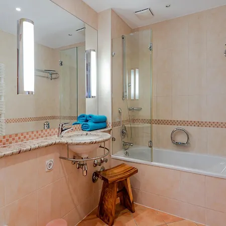 Apartment Christiane 8 *